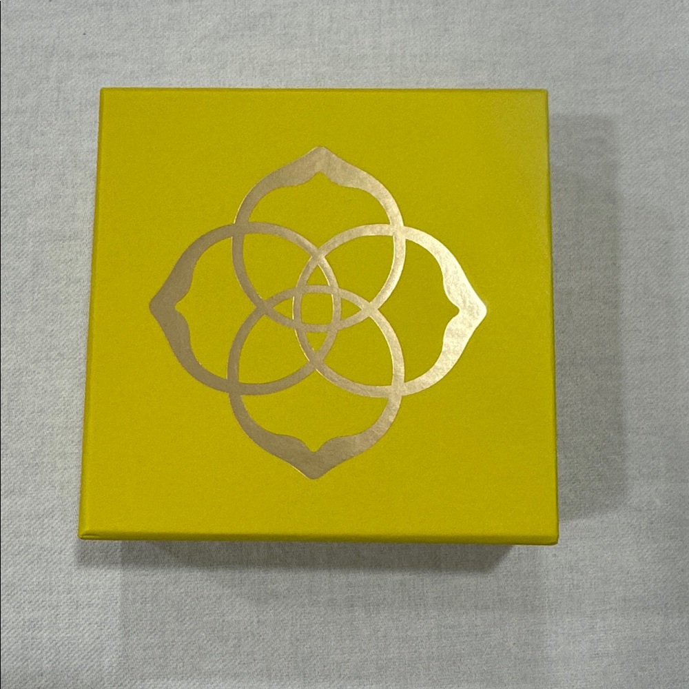 Kendra Scott Gold and White Geometric Necklace - Picture 7 of 7